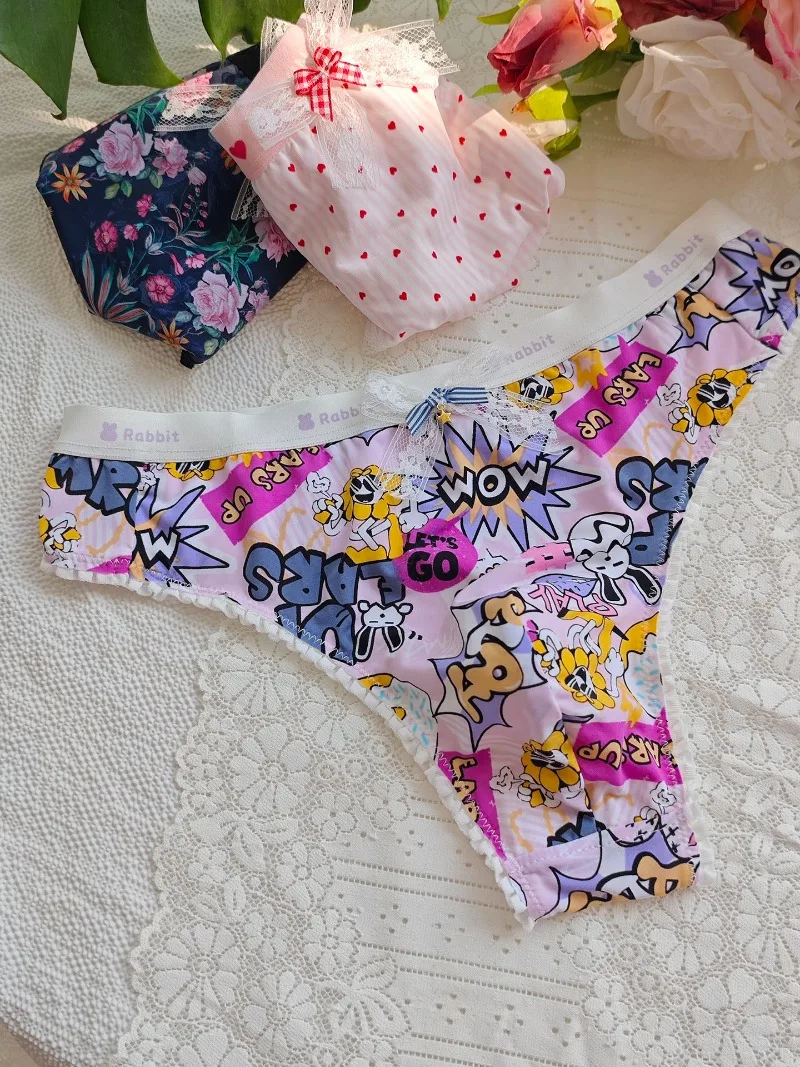 Man's Flower Lace Hem Briefs Low Waist Satin Silk Panties Harajuku Men Live Show Dance Costumes Harajuku Lingeries Underwear
Man's Flower Lace Hem Briefs Low Waist Satin Silk Panties Harajuku Men Live Show Dance Costumes Harajuku Lingeries Underwear