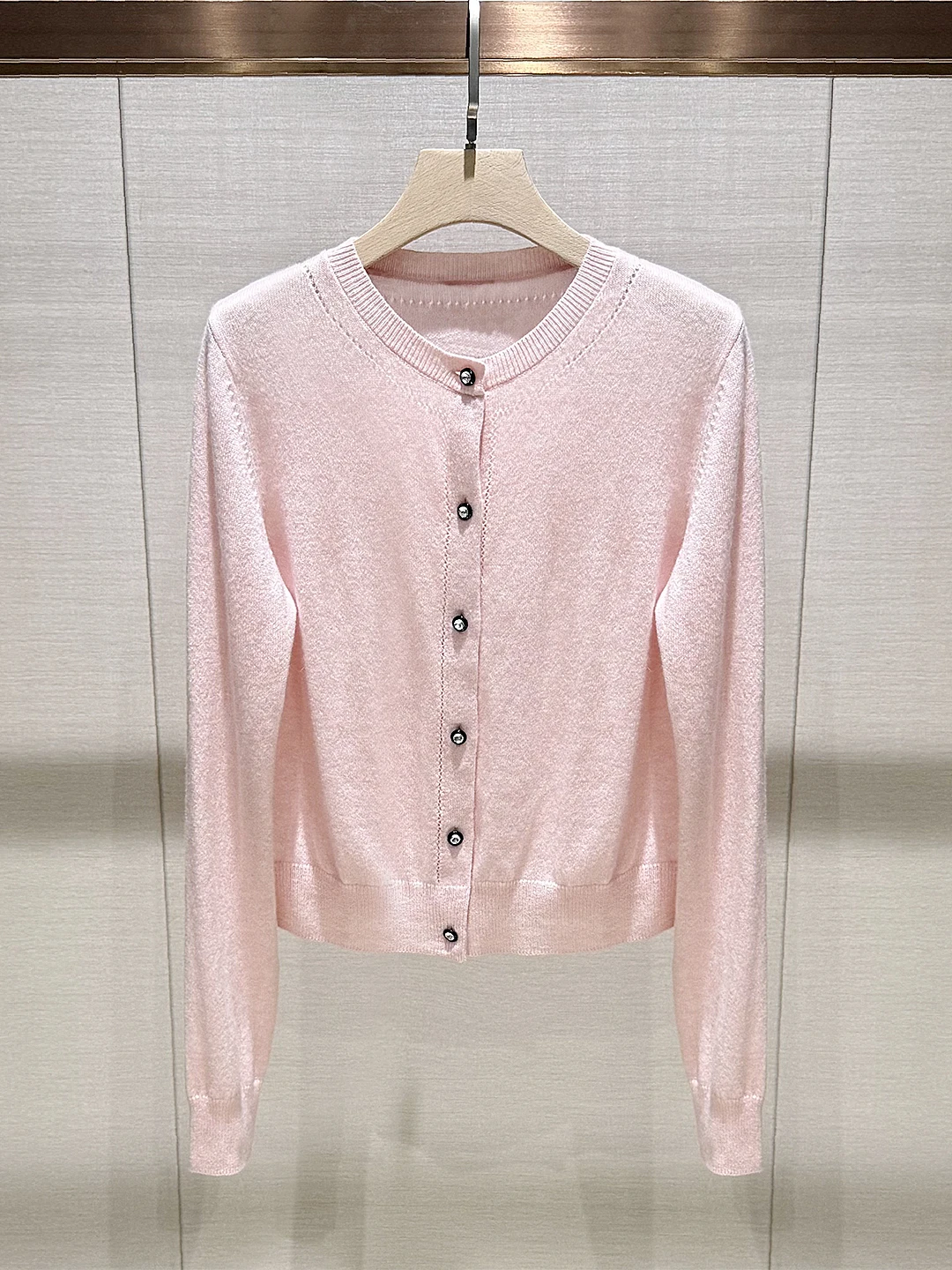 Sweet Sle Long Sve round Ne Knitwear Single Button Women's Slim Fit Cardigan Pink Color Commute Sle Autumn Faion
Sweet Sle Long Sve round Ne Knitwear Single Button Women's Slim Fit Cardigan Pink Color Commute Sle Autumn Faion