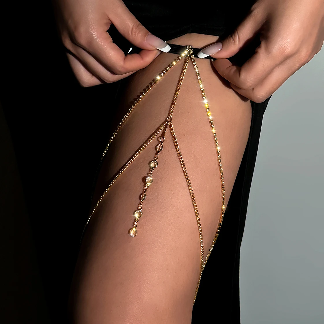 Boho Elastic Band Bandage Leg Thigh Chain for Women Bikini Sexy Tassel Multilayer Adjustable Garter Belt Rhinestone Body Jewelry
Boho Elastic Band Bandage Leg Thigh Chain for Women Bikini Sexy Tassel Multilayer Adjustable Garter Belt Rhinestone Body Jewelry