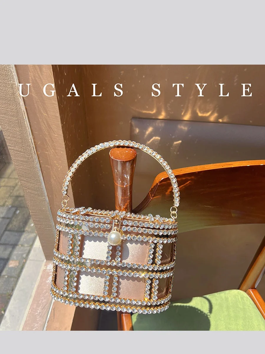 UGALS Metal Shiny Diamond Grid Hollow Bucket Handbag Silk Satin Surface Evening Party Crossbody Bag for Young Women
UGALS Metal Shiny Diamond Grid Hollow Bucket Handbag Silk Satin Surface Evening Party Crossbody Bag for Young Women