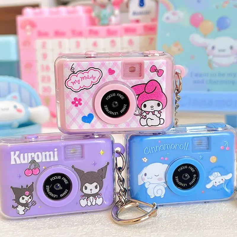 Светящийся брелок в стиле аниме Sanrio Kuromi Cinnamoroll, брелок с мелодией, камера Pochacco, светодиодное освещение, брелок для ключей на Рождество, день рождения, подарки
Светящийся брелок в стиле аниме Sanrio Kuromi Cinnamoroll, брелок с мелодией, камера Pochacco, светодиодное освещение, брелок для ключей на Рождество, день рождения, подарки