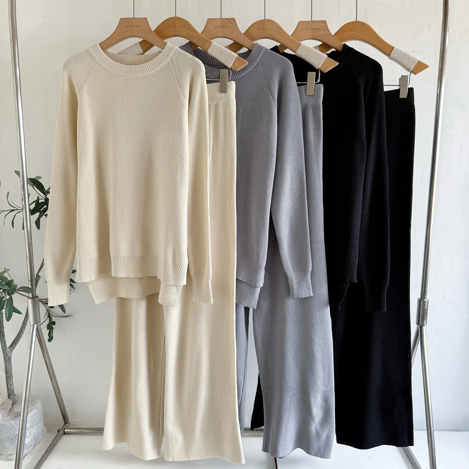 Утолщенный вязаный свитер с длинными рукавами, женские свободные широкие брюки, комплект из двух предметов, модный зимний наряд, повседневная одежда для поездок на работу...
Утолщенный вязаный свитер с длинными рукавами, женские свободные широкие брюки, комплект из двух предметов, модный зимний наряд, повседневная одежда для поездок на работу...