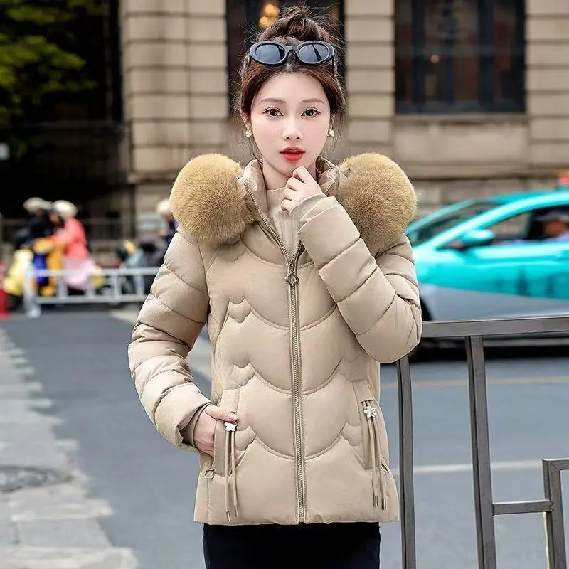 High-end Women Parkas New Winter Fur Collar Hooded Down Cotton Jacket Female Casual Thicke Warm Snow Wear Ladies Outerwear
High-end Women Parkas New Winter Fur Collar Hooded Down Cotton Jacket Female Casual Thicke Warm Snow Wear Ladies Outerwear