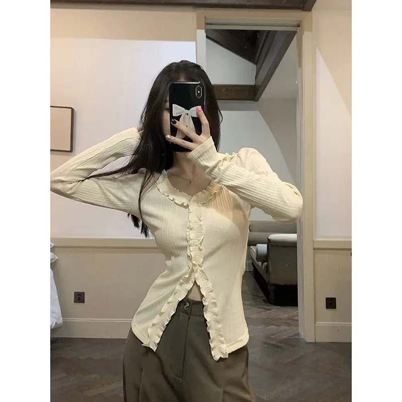 Korean Version Chic Pure Temperament Lotus Leaf Lace Slim Fit Top Looks Slim Stylish Versatile Long Sleeved T-shirt Women
Korean Version Chic Pure Temperament Lotus Leaf Lace Slim Fit Top Looks Slim Stylish Versatile Long Sleeved T-shirt Women