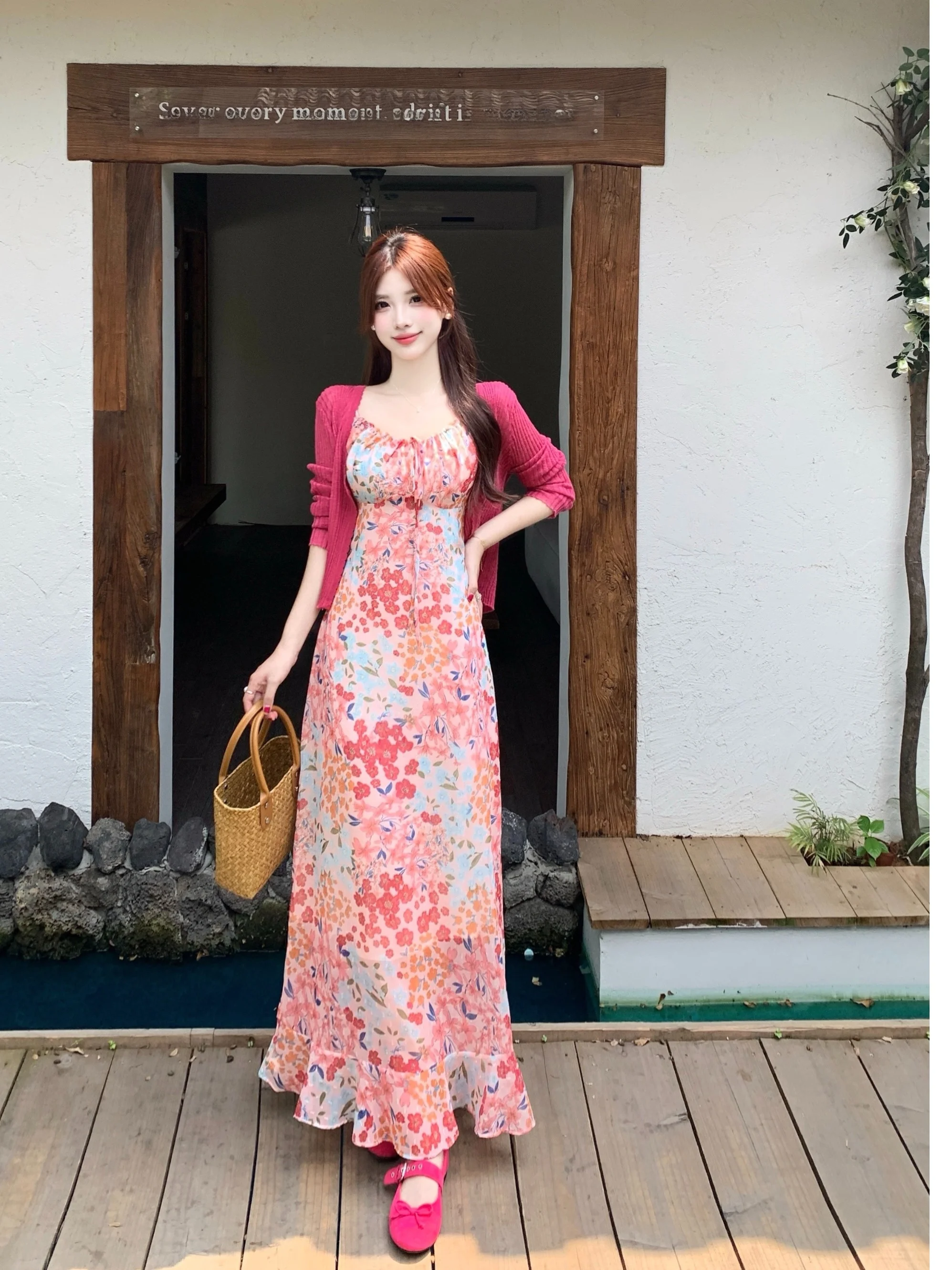 plus Size Women's Summer Floral Print Halter Dress Pink Belted A-Line Skirt Style Commute Korean Fit Long Dress without Sleeve
plus Size Women's Summer Floral Print Halter Dress Pink Belted A-Line Skirt Style Commute Korean Fit Long Dress without Sleeve