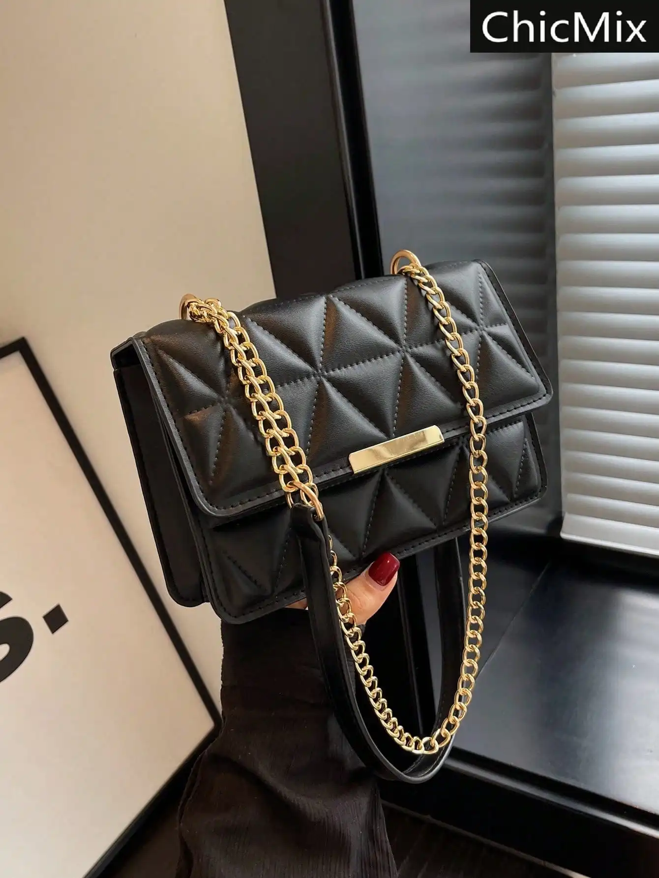 1pc Fashionable Solid Color Pressed Flap Mini Shoulder Bag With Chain Strap , Small Bags
1pc Fashionable Solid Color Pressed Flap Mini Shoulder Bag With Chain Strap , Small Bags