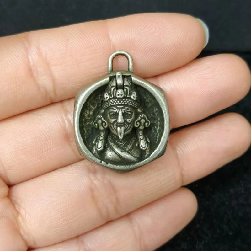 Tibetan Lima Copper White Copper Pendant Necklace Craft Zakira Head Solid Round Pendant
Tibetan Lima Copper White Copper Pendant Necklace Craft Zakira Head Solid Round Pendant