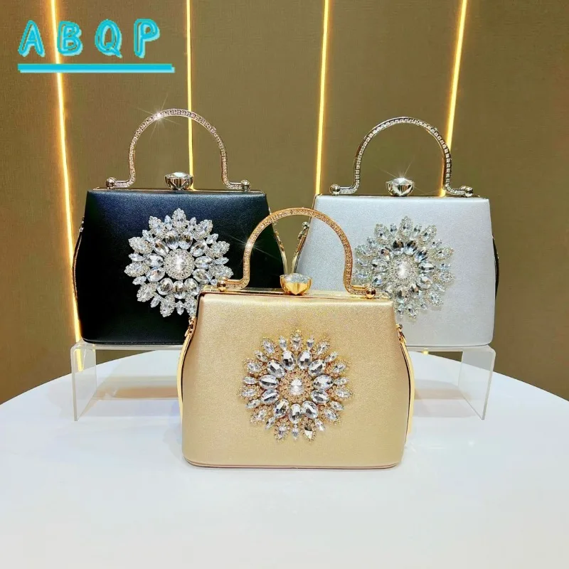 Evening Handbag Luxury Brand Diamond-encrusted Sparkling Dinner Party Handbag Diamond-encrusted Fashion Shoulder Crossbody Bag
Evening Handbag Luxury Brand Diamond-encrusted Sparkling Dinner Party Handbag Diamond-encrusted Fashion Shoulder Crossbody Bag