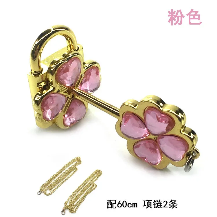 Pink Guardian Sweetheart Tongxin Couple Necklace Lock Pendant Necklace Anime Peripheral Accessories Couple Lock
Pink Guardian Sweetheart Tongxin Couple Necklace Lock Pendant Necklace Anime Peripheral Accessories Couple Lock
