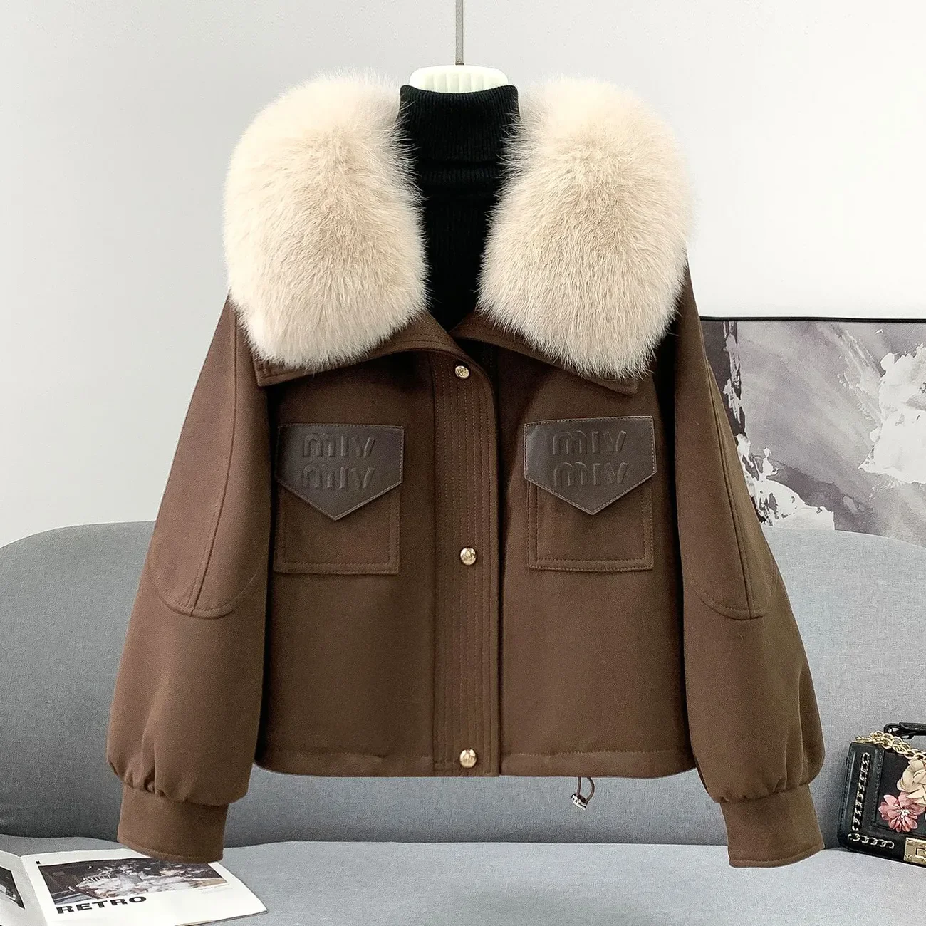 Big Wool Collar Short Jacket Outwear Women's Winter 2026 New Style Pike Clothing Fashion Loose Thick Warm Cotton Jacket Tops
Big Wool Collar Short Jacket Outwear Women's Winter 2026 New Style Pike Clothing Fashion Loose Thick Warm Cotton Jacket Tops