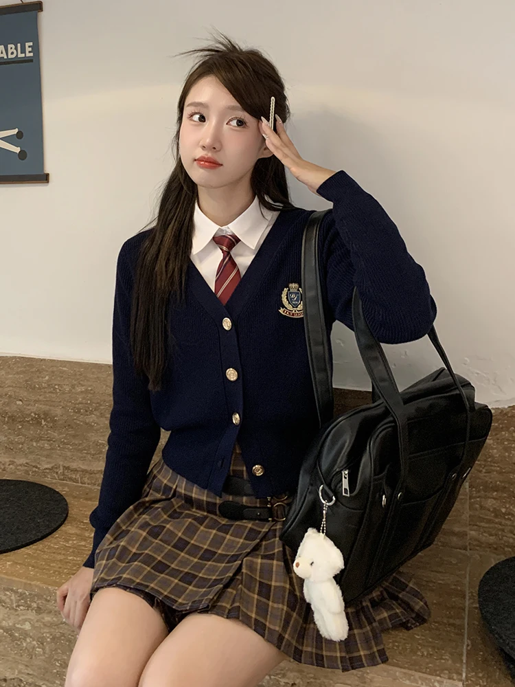 Laid-back British Miss Tokyo Annual Knitwear Cardigan Sweater Early Spring Women's Royal Blue Lazy College Style Long Sleeve ...
Laid-back British Miss Tokyo Annual Knitwear Cardigan Sweater Early Spring Women's Royal Blue Lazy College Style Long Sleeve ...