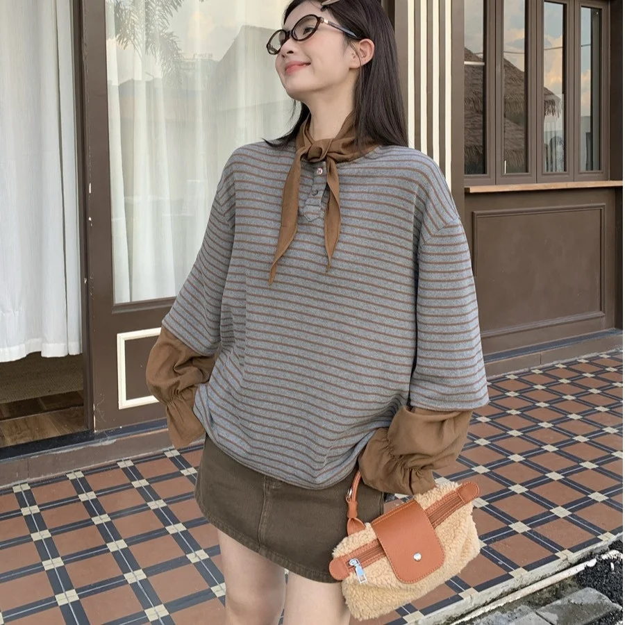 Корейская женская футболка Long Sve в полоску, винтажная футболка для колледжа, шикарный дизайн, простой искусственный дизайн из двух предметов
Корейская женская футболка Long Sve в полоску, винтажная футболка для колледжа, шикарный дизайн, простой искусственный дизайн из двух предметов