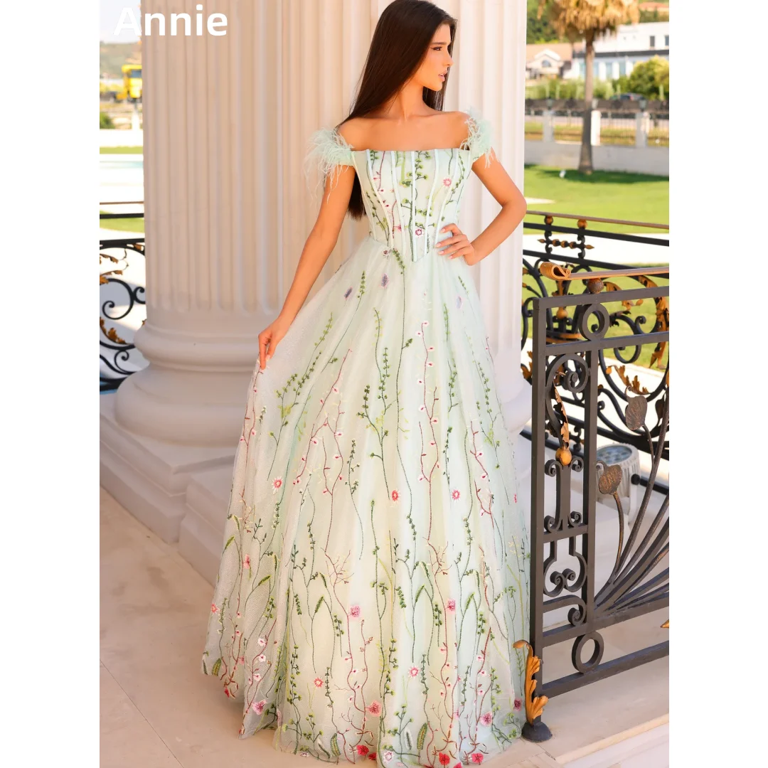 Annie Light Green Prom Dresses Embroidered Floral Luxury Feathers Evening Dresses Elegant Lady Vestidos De Fiesta Customized
Annie Light Green Prom Dresses Embroidered Floral Luxury Feathers Evening Dresses Elegant Lady Vestidos De Fiesta Customized