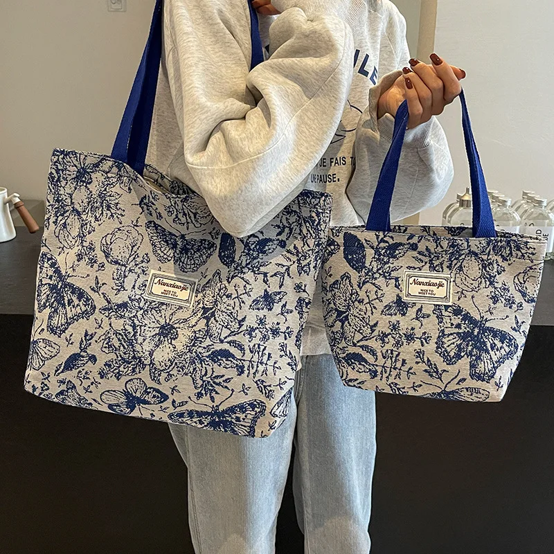 Pretty Composite Bag Large Capacity Shoulder Handbag Women's New Canvas Bag Women's Ins Versatile Shopping Commuter Tote Bag
Pretty Composite Bag Large Capacity Shoulder Handbag Women's New Canvas Bag Women's Ins Versatile Shopping Commuter Tote Bag