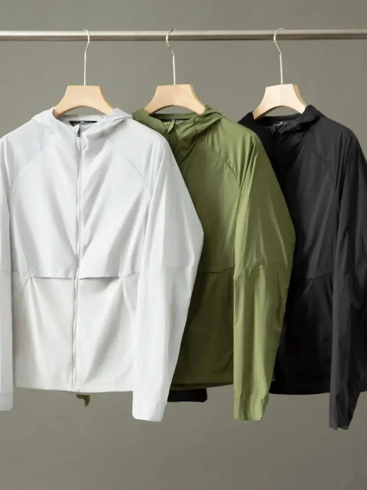 Outdoor Sports UV Protection Lightweight Breathable Men's Summer Jaet with Hat Splice Design Comfortable Thin Outerwear
Outdoor Sports UV Protection Lightweight Breathable Men's Summer Jaet with Hat Splice Design Comfortable Thin Outerwear