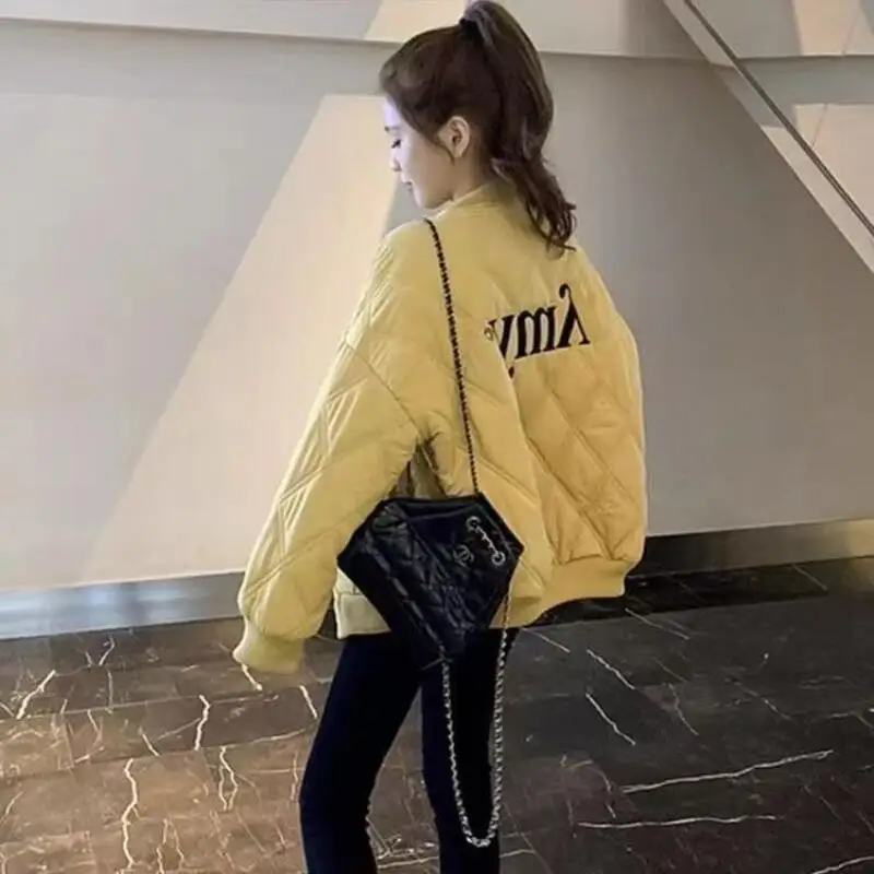 Hot 2025 Autumn Winter Women New Fashion Lightweight Cotton Coat Embroidered Baseball Collar Fashion Comfortable Loose Warm Coat
Hot 2025 Autumn Winter Women New Fashion Lightweight Cotton Coat Embroidered Baseball Collar Fashion Comfortable Loose Warm Coat