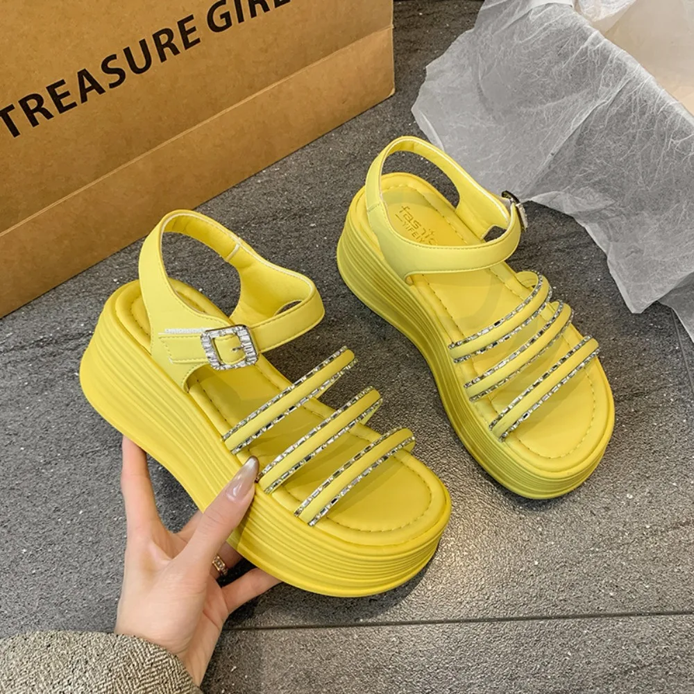 Sandals Womens 2025 New Thick Soled Sandals for Women Summer with A Single Strap Roman Beach Women's Shoes for Outdoor Wear
Sandals Womens 2025 New Thick Soled Sandals for Women Summer with A Single Strap Roman Beach Women's Shoes for Outdoor Wear