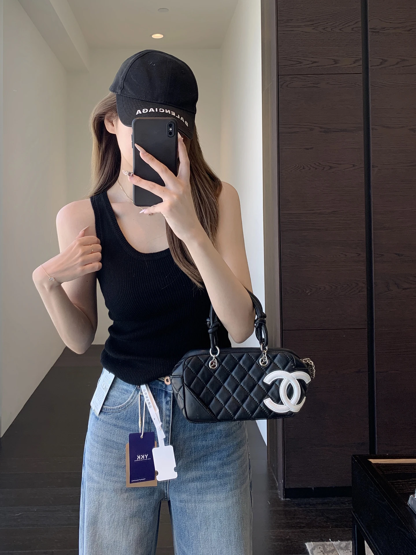 Fashionable U-Neck Sleeveless Vest Top Women's Short Sleeve Base Layer Tank Top Spring Summer New Arrival Elegant Style
Fashionable U-Neck Sleeveless Vest Top Women's Short Sleeve Base Layer Tank Top Spring Summer New Arrival Elegant Style