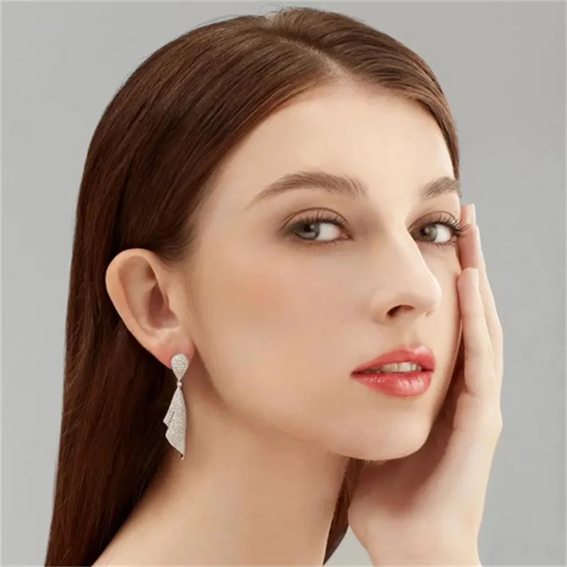 New Light Luxury Black Flash Crystal Grab Clip Korean Rhinestone Shark Clip Korean Version Back Head Hair Clip
New Light Luxury Black Flash Crystal Grab Clip Korean Rhinestone Shark Clip Korean Version Back Head Hair Clip
