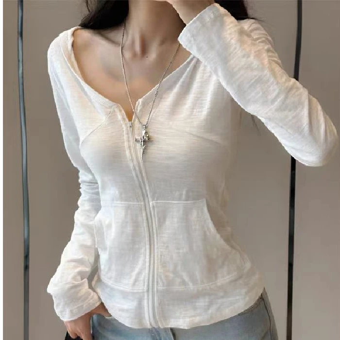 White Long Sleeve V-Neck T-Shirt Women's American Style Spicy Girl Zipper Hooded Cardigan Design Pocket Outerwear Top
White Long Sleeve V-Neck T-Shirt Women's American Style Spicy Girl Zipper Hooded Cardigan Design Pocket Outerwear Top