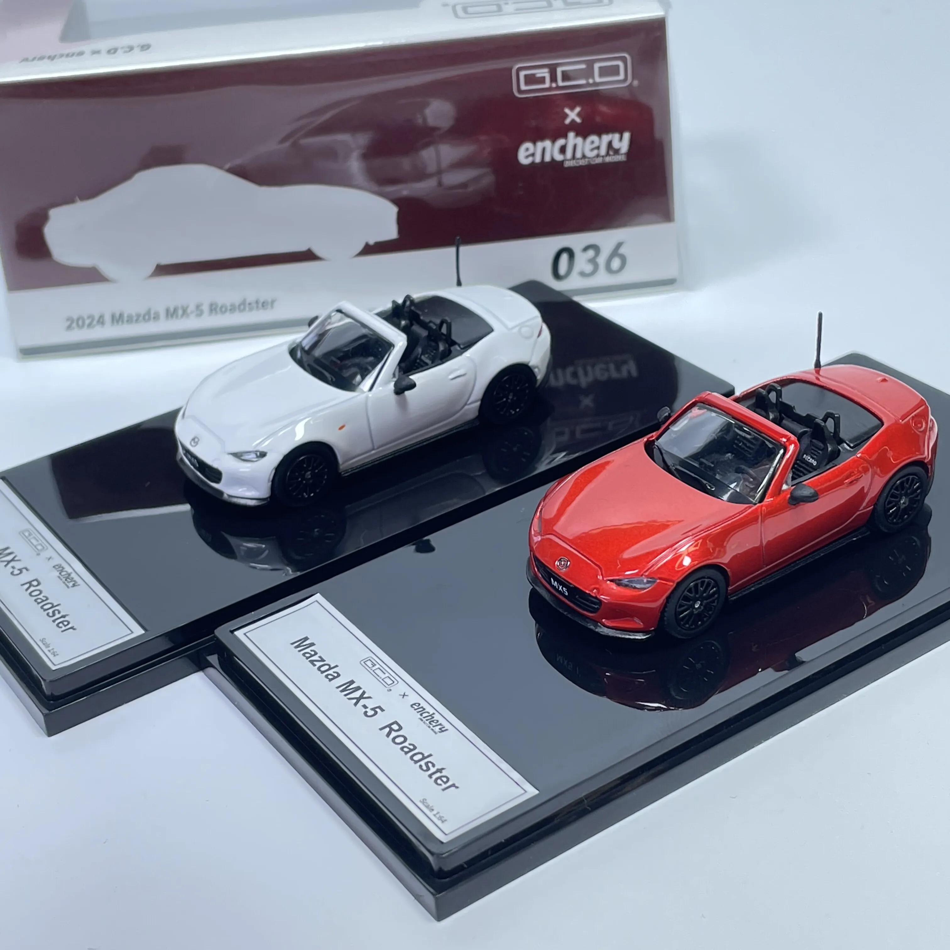 CD2024MX-5 RF Convertible 1:64 Alloy Car Model Simulation Ornament High-End Limited Edition Collection
CD2024MX-5 RF Convertible 1:64 Alloy Car Model Simulation Ornament High-End Limited Edition Collection