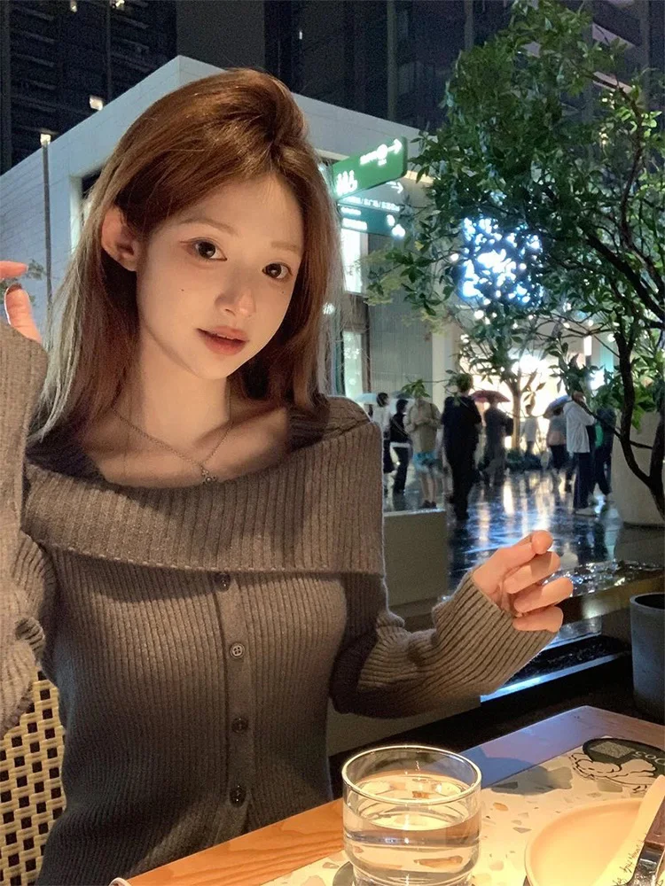 Вязаный женский топ на одно плечо, мягкий и уютный, осенне-зимний, модный, в стиле ретро, корейский дизайн, приталенный, с длинным рукавом
Вязаный женский топ на одно плечо, мягкий и уютный, осенне-зимний, модный, в стиле ретро, корейский дизайн, приталенный, с длинным рукавом