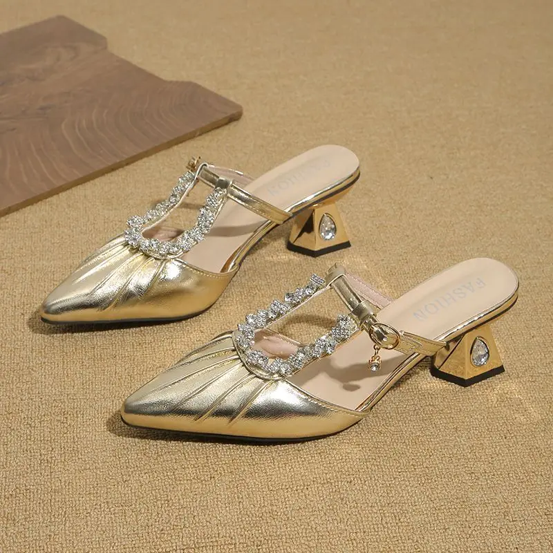 Fashion Baotou Half Slippers Outer Wear French 2026 Niche New Versatile Special-shaped Heel Women's Shoes
Fashion Baotou Half Slippers Outer Wear French 2026 Niche New Versatile Special-shaped Heel Women's Shoes