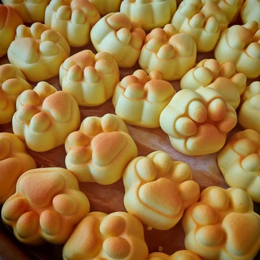 Cute Cat Paw Bread Slow Rebound Soft Squeeze Stress Relief Decor, Realistic Baking Themed Decoration, Perfect Gift
Cute Cat Paw Bread Slow Rebound Soft Squeeze Stress Relief Decor, Realistic Baking Themed Decoration, Perfect Gift