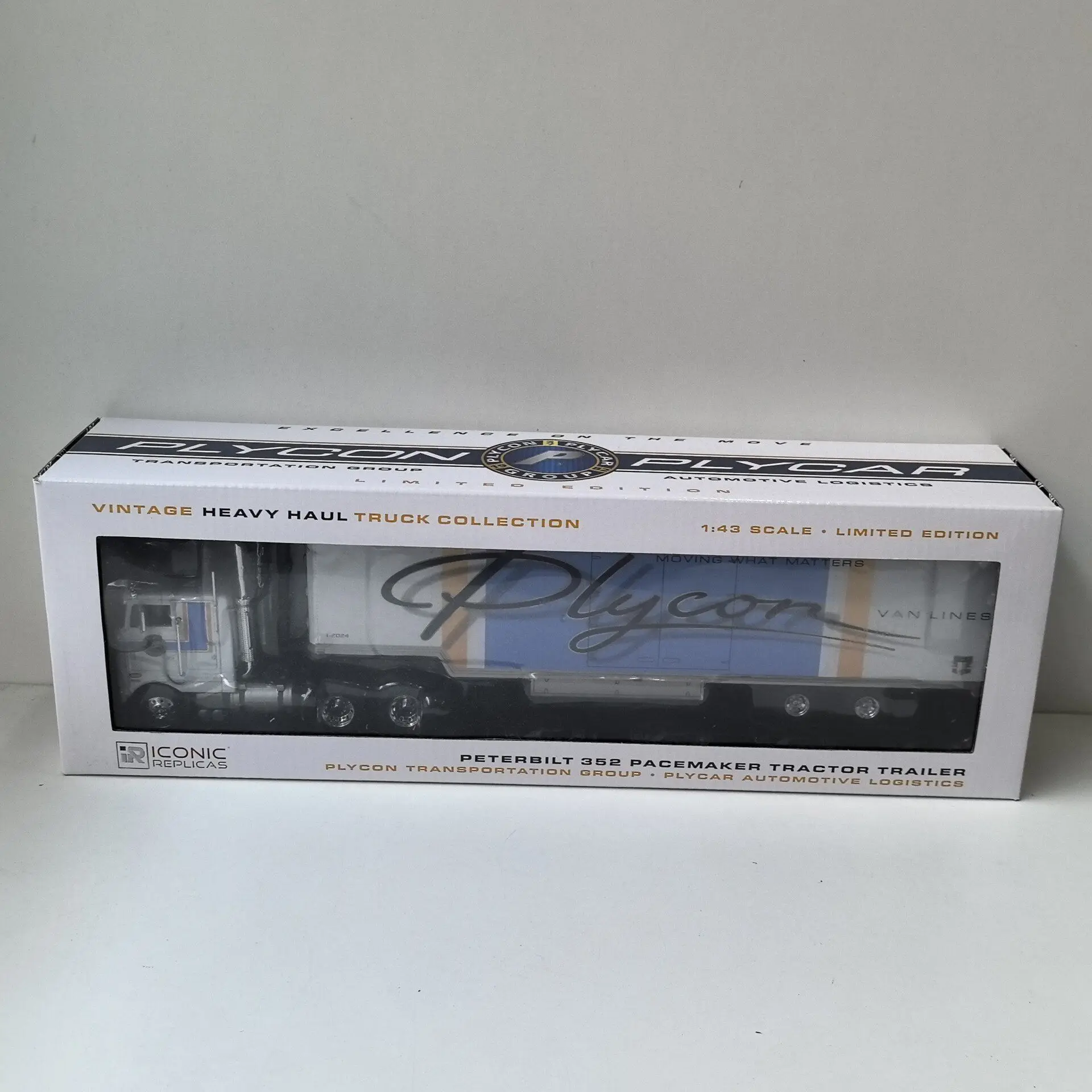 Diecast IR 1/43 Scale PETERBILT 352 Container Truck Front Alloy Carriage Plastic Q8 Alloy Car Model
Diecast IR 1/43 Scale PETERBILT 352 Container Truck Front Alloy Carriage Plastic Q8 Alloy Car Model