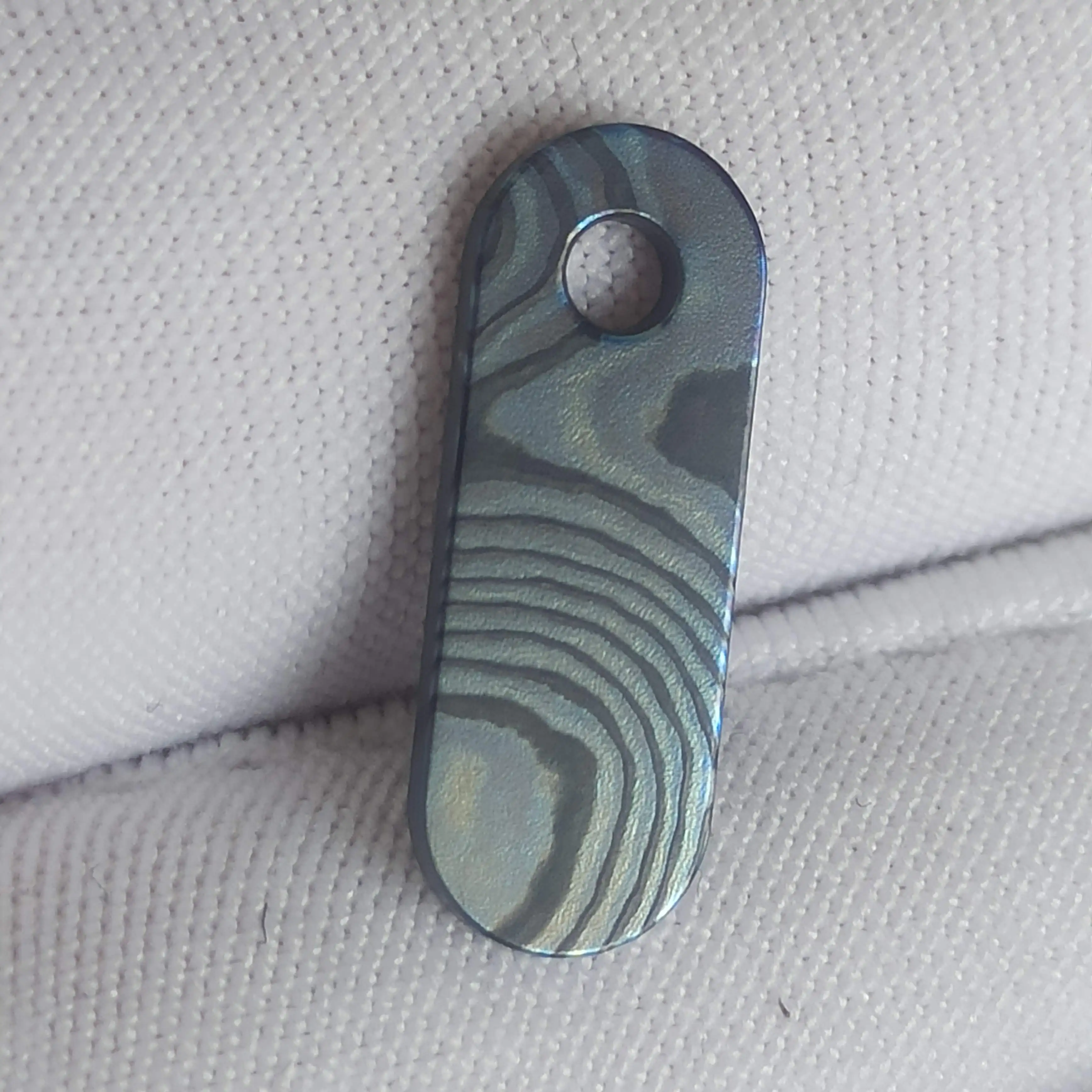 1 Pc Custom Made DIY Zirconium-Damascus Steel One Clip Hole Patch for Rick Hinderer XM18 3.5 Knifes Accessories
1 Pc Custom Made DIY Zirconium-Damascus Steel One Clip Hole Patch for Rick Hinderer XM18 3.5 Knifes Accessories