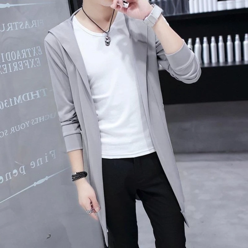 Student Friendly UV Shielded Poncho Coat Summer Slim Fit Men's Windbreaker with Korean Fashion Design
Student Friendly UV Shielded Poncho Coat Summer Slim Fit Men's Windbreaker with Korean Fashion Design