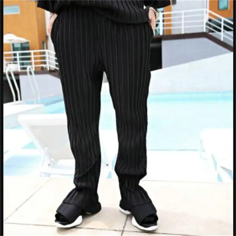 Men's Korean summer new fashion popular corrugated loose casual pants thin straight Pants Large
Men's Korean summer new fashion popular corrugated loose casual pants thin straight Pants Large