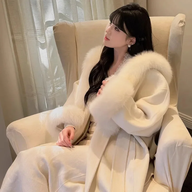 Новые меховые пальто макси с лацканами, женские шерстяные длинные пальто со шнуровкой и длинными рукавами, зима 2025, новая женская однотонная уличная верхняя одежда
Новые меховые пальто макси с лацканами, женские шерстяные длинные пальто со шнуровкой и длинными рукавами, зима 2025, новая женская однотонная уличная верхняя одежда