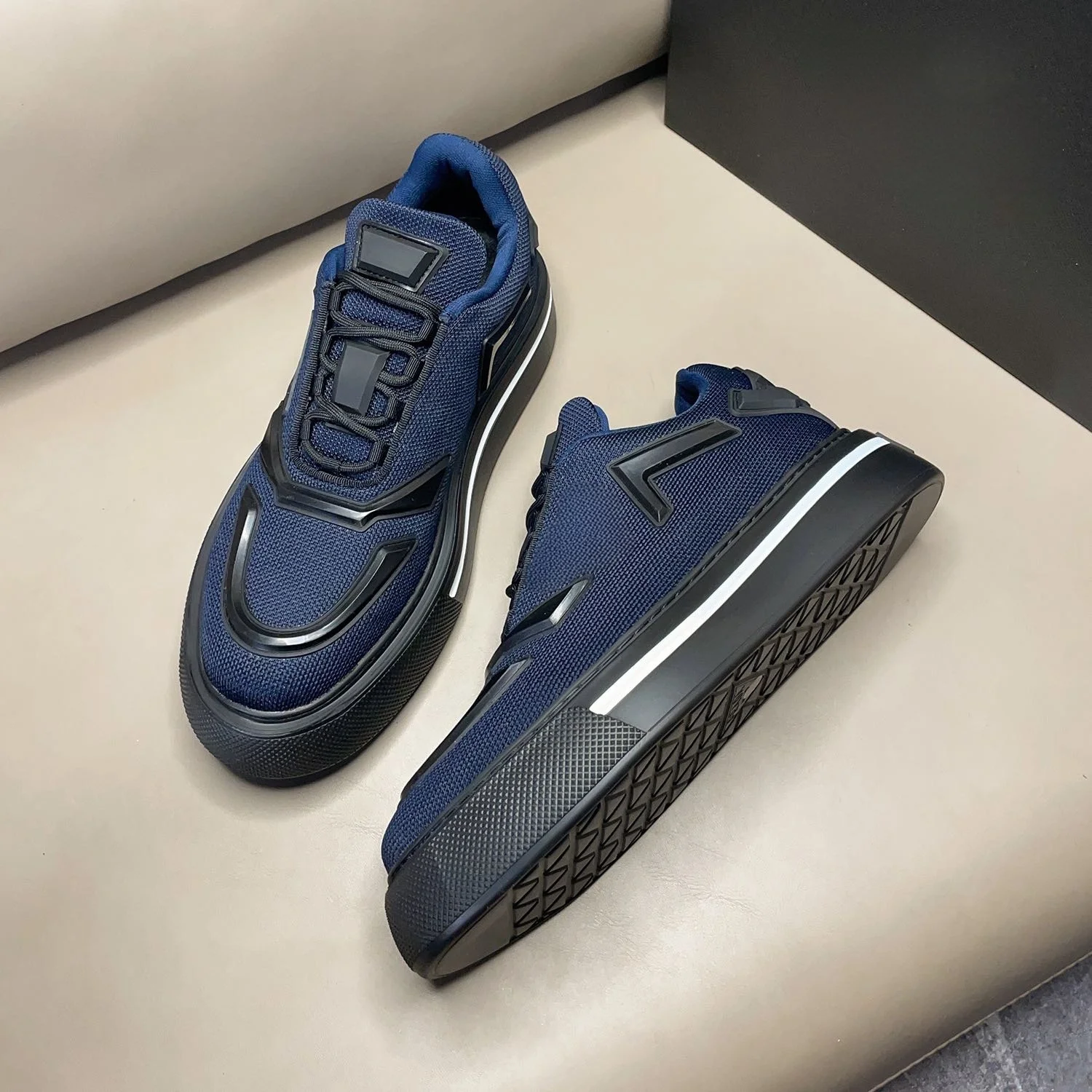 Luxury Brand Platform Sneakers Featuring Genuine Leather Insoles Exquisite Craftsmanship Durable Non-slip Soles Platform Chunky
Luxury Brand Platform Sneakers Featuring Genuine Leather Insoles Exquisite Craftsmanship Durable Non-slip Soles Platform Chunky