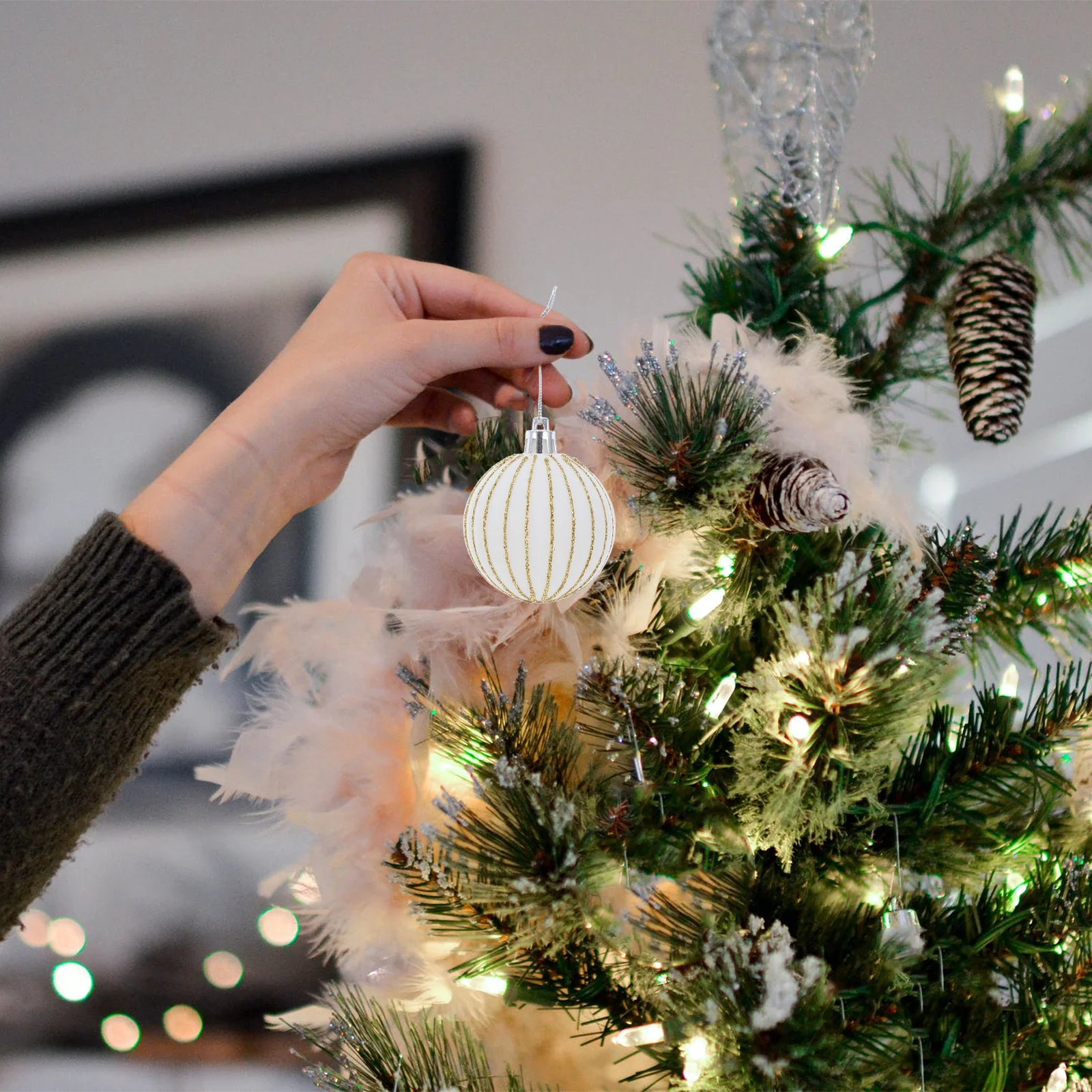 6 Pcs Colored Flocking Ball Christmas Hanging Craft Matte Shatterproof Ornaments White
6 Pcs Colored Flocking Ball Christmas Hanging Craft Matte Shatterproof Ornaments White