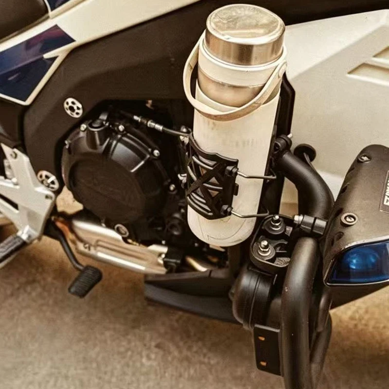 Motorcycle Water Bottle Holder 360° Rotatable For Fit Royal Enfield Himalayan Classic 350 Interceptor 650 GT650 Scram 411
Motorcycle Water Bottle Holder 360° Rotatable For Fit Royal Enfield Himalayan Classic 350 Interceptor 650 GT650 Scram 411