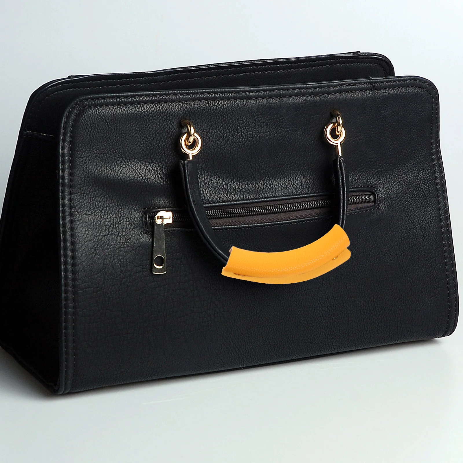 1Pcs Durable PU Bag Handle Wrap Tote Handbag Protector Big Handle Cover Comfortable Elastic PU Sleeve
1Pcs Durable PU Bag Handle Wrap Tote Handbag Protector Big Handle Cover Comfortable Elastic PU Sleeve