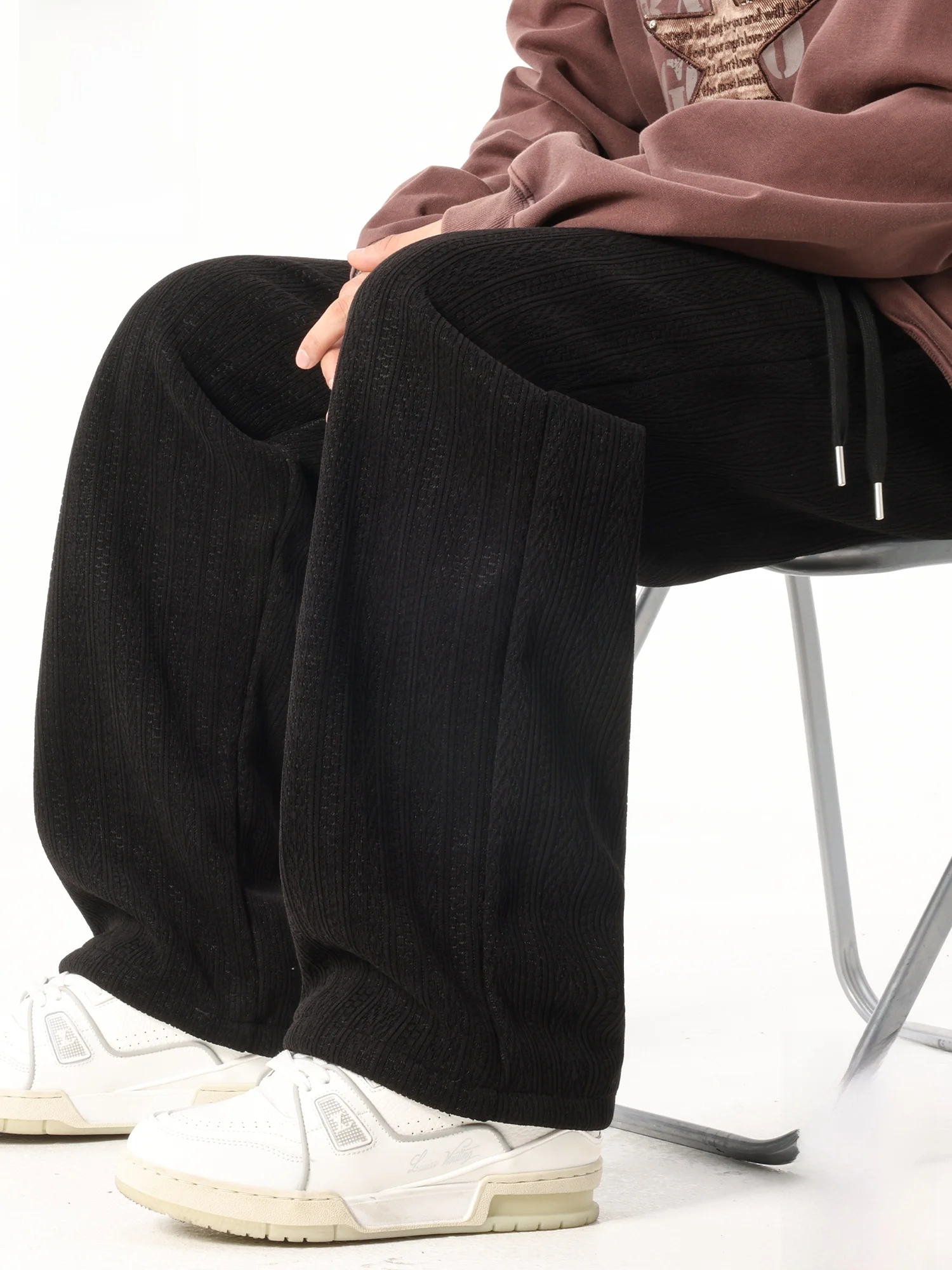 Мужские повседневные брюки Paul Frank свободного кроя, весенняя новинка, с драпировкой и текстурой, прямые брюки с принтом Big Mouth Monkey для молодежи
Мужские повседневные брюки Paul Frank свободного кроя, весенняя новинка, с драпировкой и текстурой, прямые брюки с принтом Big Mouth Monkey для молодежи