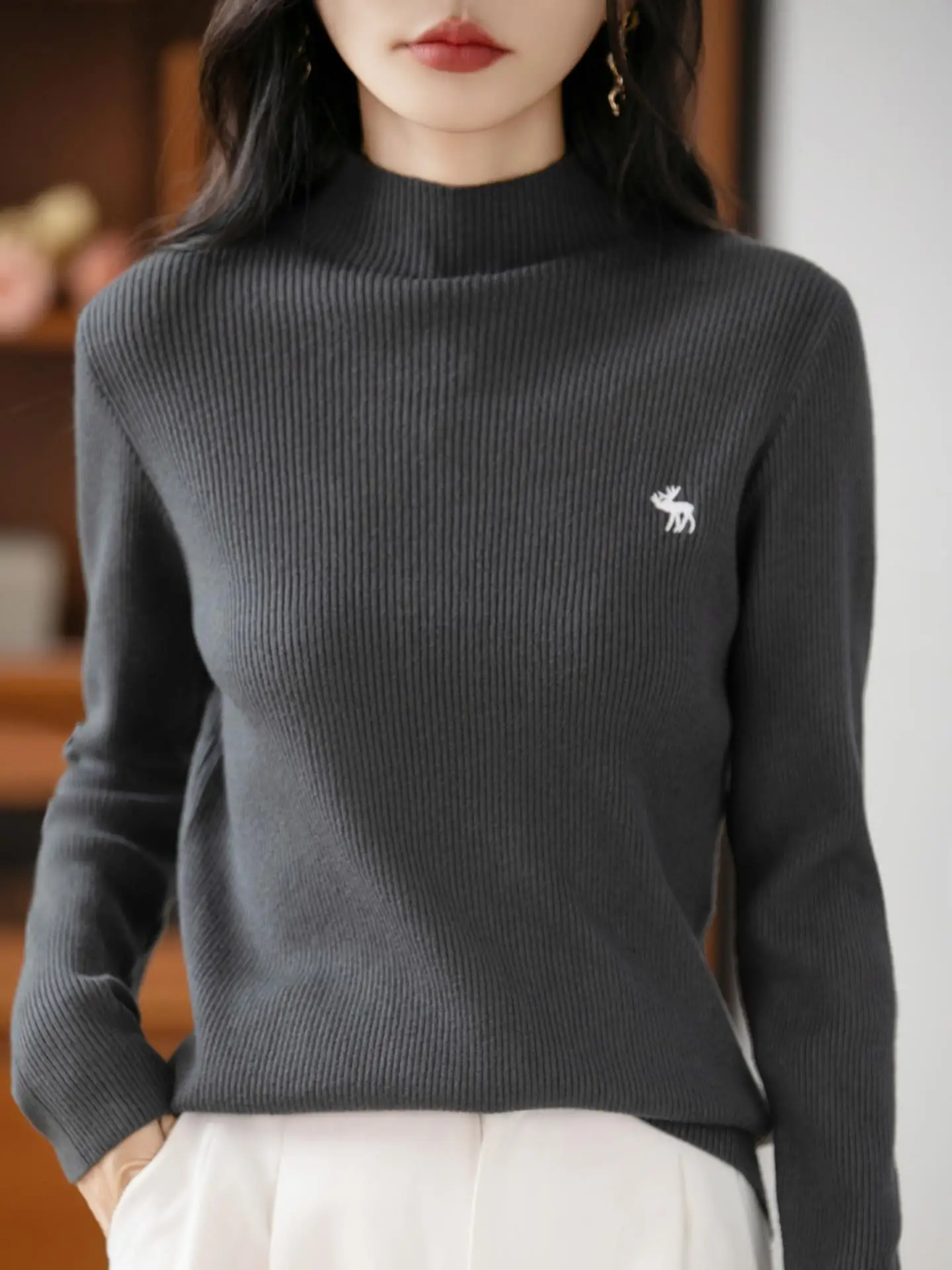 Женский облегающий вязаный свитер с вышивкой, высоким воротником, мягкий, с длинными рукавами, модный, для повседневной носки, как внутренний слой
Женский облегающий вязаный свитер с вышивкой, высоким воротником, мягкий, с длинными рукавами, модный, для повседневной носки, как внутренний слой