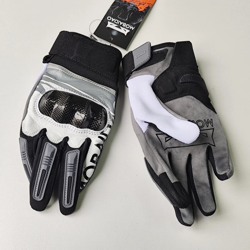 MOBAIDAO Motorcycle Gloves Carbon Fiber Reinforced Motocross Gear Breathable Leather Summer Racing Gloves for Men & Women
MOBAIDAO Motorcycle Gloves Carbon Fiber Reinforced Motocross Gear Breathable Leather Summer Racing Gloves for Men & Women