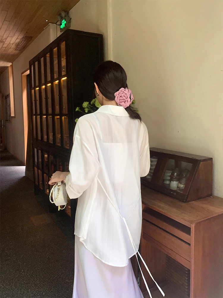 White Silk Chiffon Summer Lightweight Loose Back Tie Air Conditioned Sun Protection Shirt Women's Collar Long Sleeve Top
White Silk Chiffon Summer Lightweight Loose Back Tie Air Conditioned Sun Protection Shirt Women's Collar Long Sleeve Top
