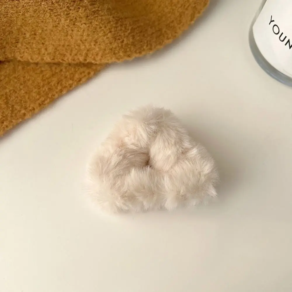 Lambhair Plush Cat Ear Hair Clip Hollow Hairpins Small Bear Ear Hair Claw Hair Accessories Korean Style Mini Cat Ear Hairgrip
Lambhair Plush Cat Ear Hair Clip Hollow Hairpins Small Bear Ear Hair Claw Hair Accessories Korean Style Mini Cat Ear Hairgrip