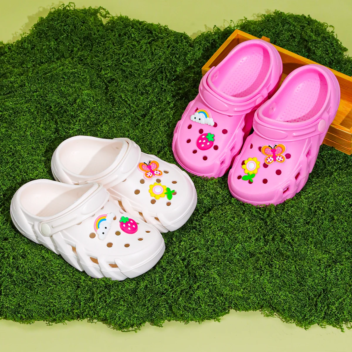 One-step garden shoes, can be worn in all seasons, shiny thick-soled EVA versatile hole shoes, suitable for the beach 2501
One-step garden shoes, can be worn in all seasons, shiny thick-soled EVA versatile hole shoes, suitable for the beach 2501