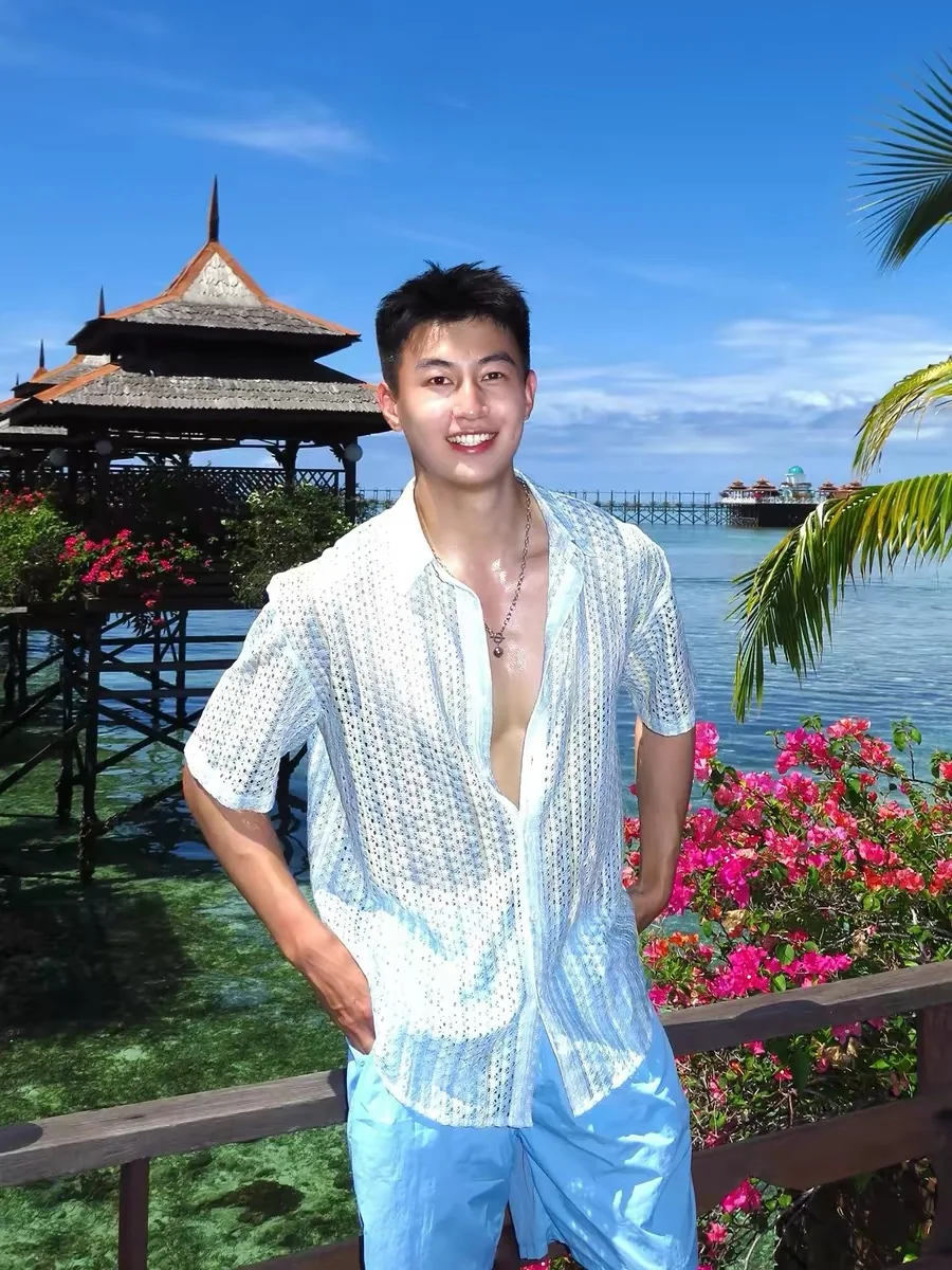 Summer Casual Loose Men's Short Sleeve Shirt Beach INS Design Hollow out Color Block Breathable Comfortable Loose Fit Coat
Summer Casual Loose Men's Short Sleeve Shirt Beach INS Design Hollow out Color Block Breathable Comfortable Loose Fit Coat