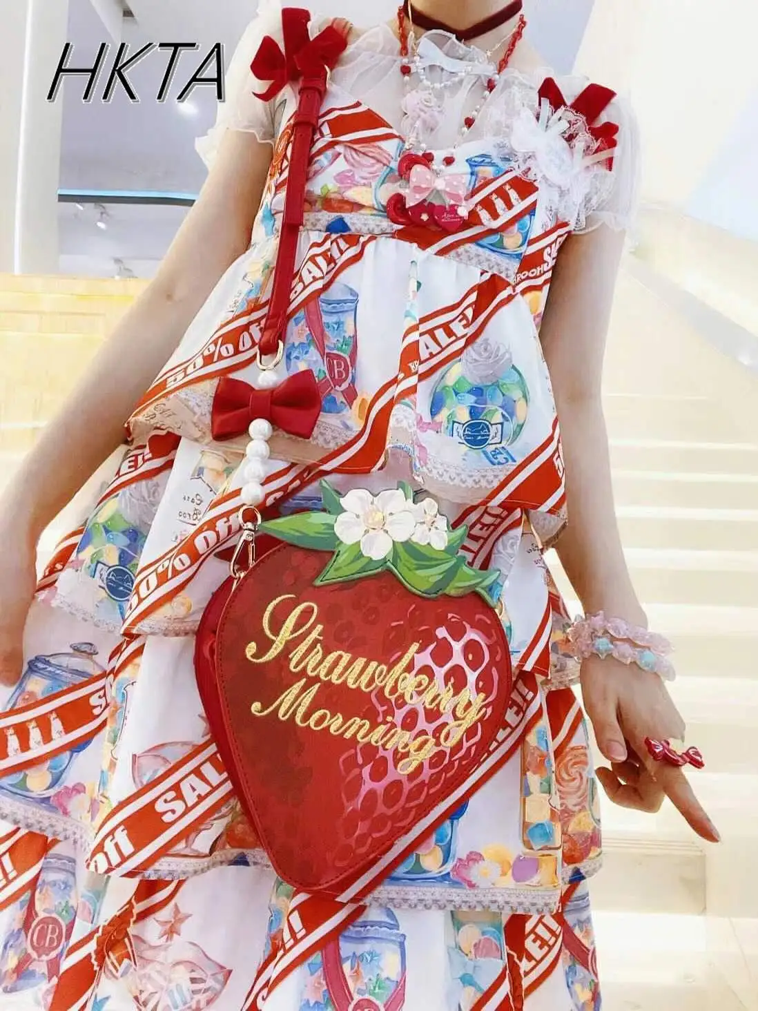 Lolita Sweet Cute Red Bags Girl Diagonal Straddle Backpacks Women Summer Kawaii Print Bow Pearl Strawberry Tote Pu Bags Ladies
Lolita Sweet Cute Red Bags Girl Diagonal Straddle Backpacks Women Summer Kawaii Print Bow Pearl Strawberry Tote Pu Bags Ladies