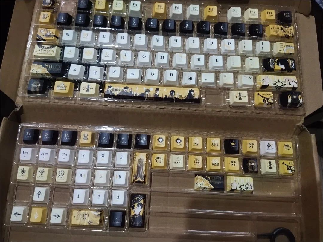 Anime Lord of Mysteries Klein Moretti Cosplay Cartoon Keyboard Cap Side Engraved Keycap Keycaps Accessories Ambitus Fans Gift
Anime Lord of Mysteries Klein Moretti Cosplay Cartoon Keyboard Cap Side Engraved Keycap Keycaps Accessories Ambitus Fans Gift