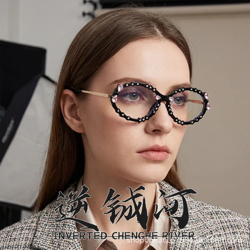 Vintage Oval Cat Eye Rhinestone Glasses Luxury Bling Frame Blue Light Blocking Eyewear Women Fashion Party Decor Glasses
Vintage Oval Cat Eye Rhinestone Glasses Luxury Bling Frame Blue Light Blocking Eyewear Women Fashion Party Decor Glasses