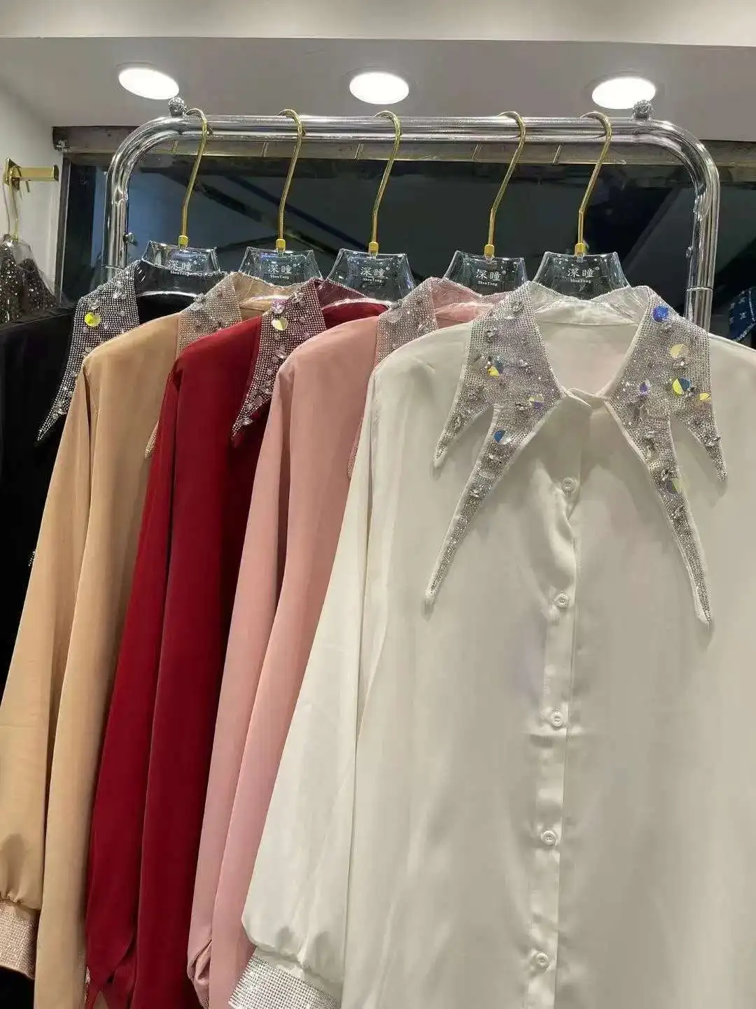New In Oversized Sequined Hot Drilg Button Up Blouses Shirts Women's Long Sleeve White Shirt Top Woman Clothes
New In Oversized Sequined Hot Drilg Button Up Blouses Shirts Women's Long Sleeve White Shirt Top Woman Clothes