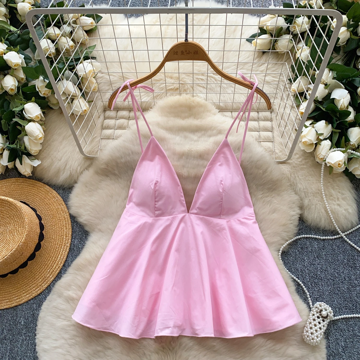 Sexy V-neck sweet Vintage Corset Bustier Korean Camis Chic Crop Top Summer Women Party Sling Top Y2k
Sexy V-neck sweet Vintage Corset Bustier Korean Camis Chic Crop Top Summer Women Party Sling Top Y2k