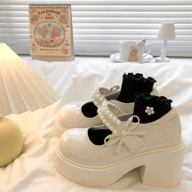 Женские туфли Мэри Джейн во французском стиле ретро, весна 2022, кожаные туфли на плоской подошве с круглым носком и жемчужным декором для платья
Женские туфли Мэри Джейн во французском стиле ретро, весна 2022, кожаные туфли на плоской подошве с круглым носком и жемчужным декором для платья